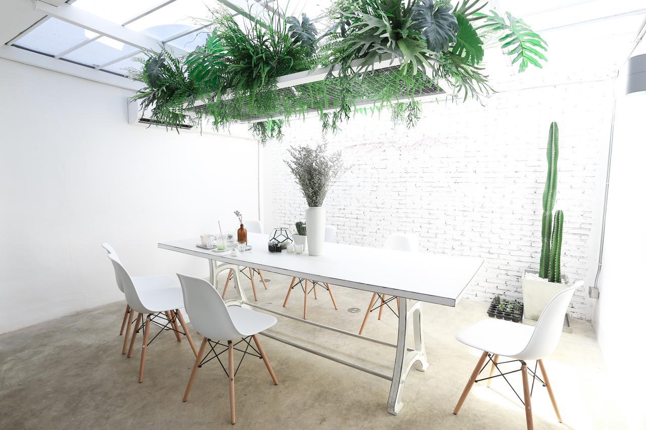 Hostel Flat White Cafe X Poshtel Lampang Exterior foto