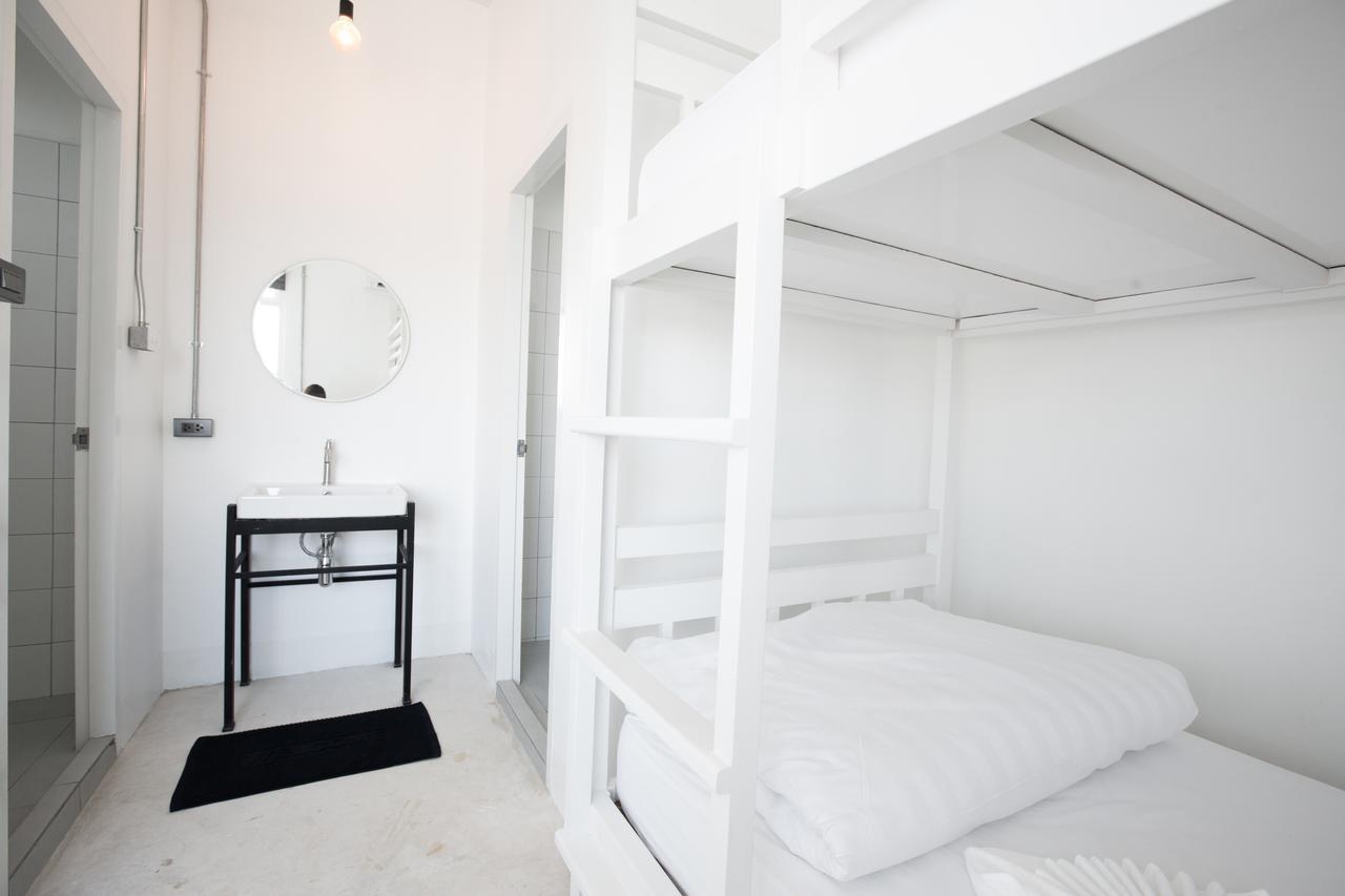 Hostel Flat White Cafe X Poshtel Lampang Exterior foto