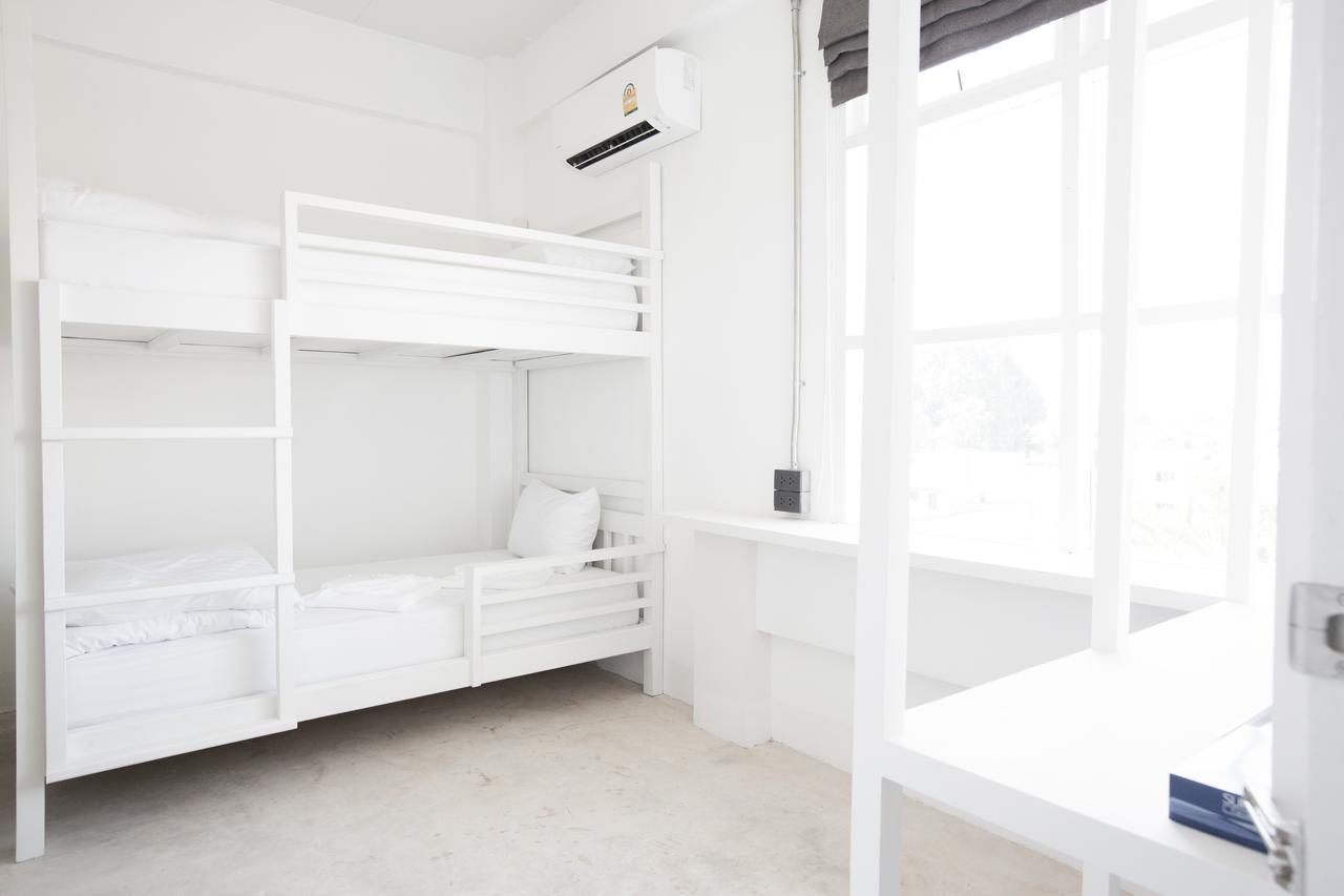 Hostel Flat White Cafe X Poshtel Lampang Exterior foto