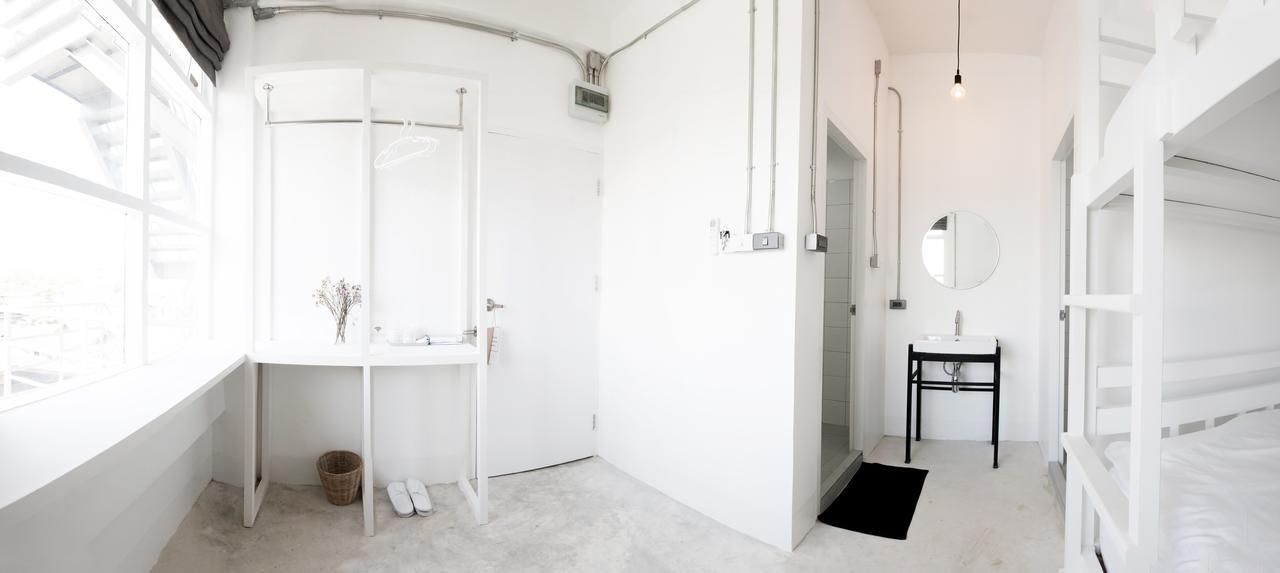 Hostel Flat White Cafe X Poshtel Lampang Exterior foto